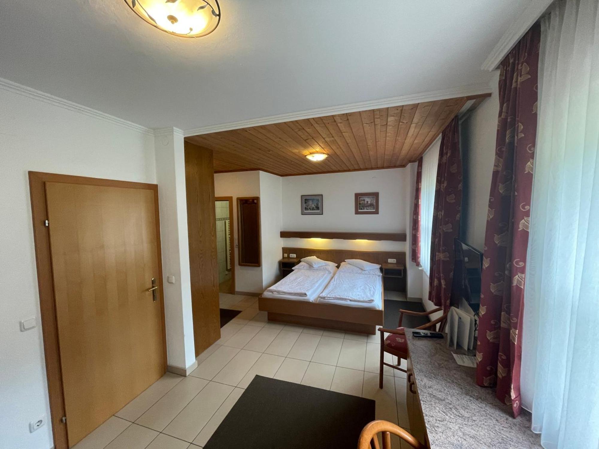 Restaurant-Pension Dorfwirt Bad Kleinkirchheim Εξωτερικό φωτογραφία