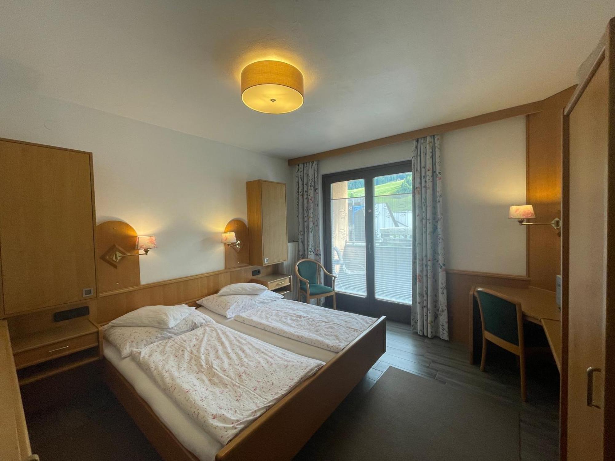 Restaurant-Pension Dorfwirt Bad Kleinkirchheim Εξωτερικό φωτογραφία